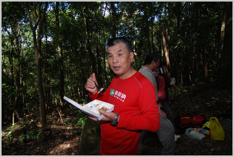 2012-10-07 11-20-26登山口午餐.JPG